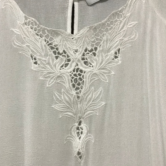 Lush sheer white blouse with lace detail - Picture 3 of 6